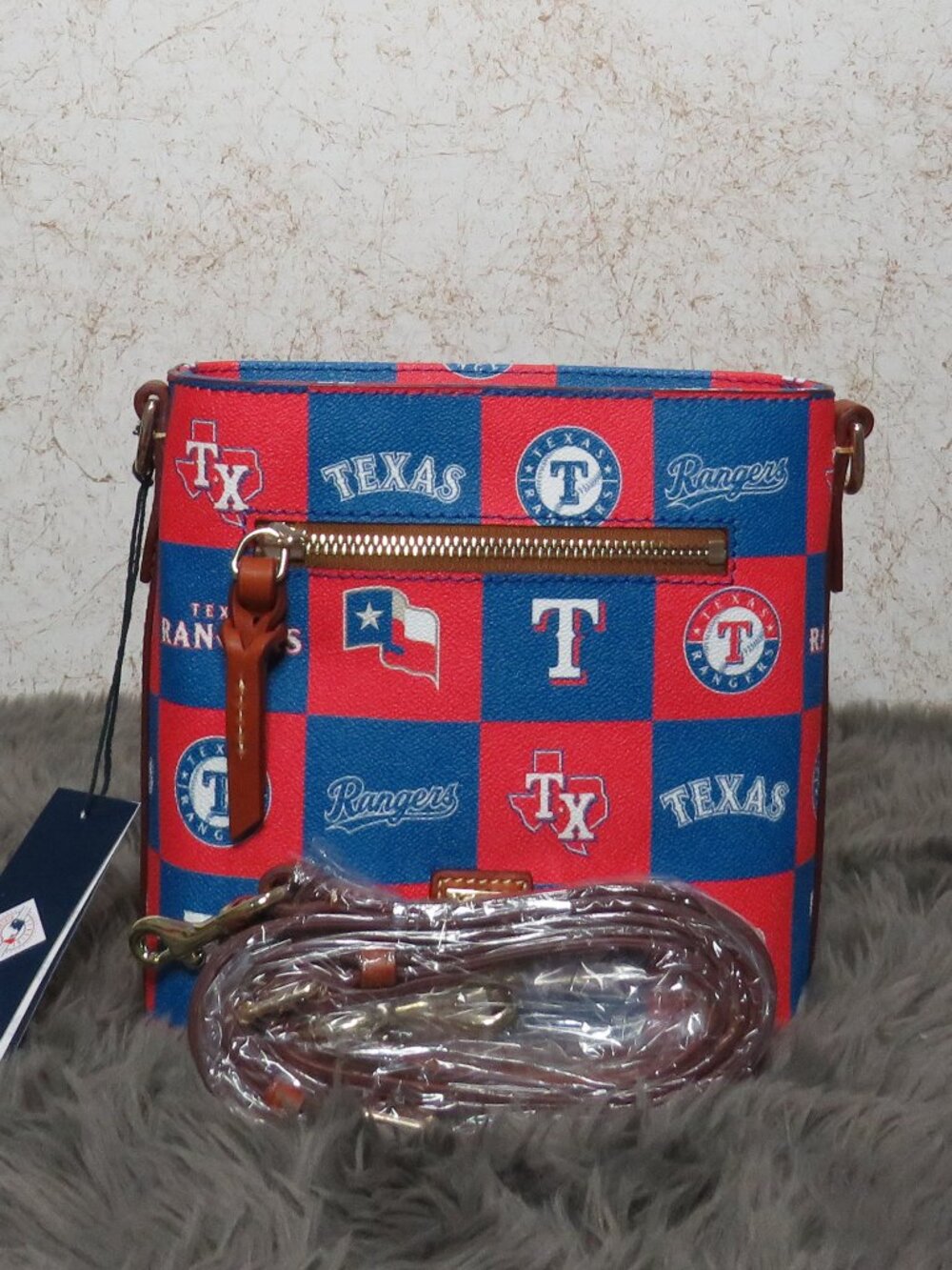 Dooney & Bourke MLB Teas Rangers Small Zip Crossbody (Blue)